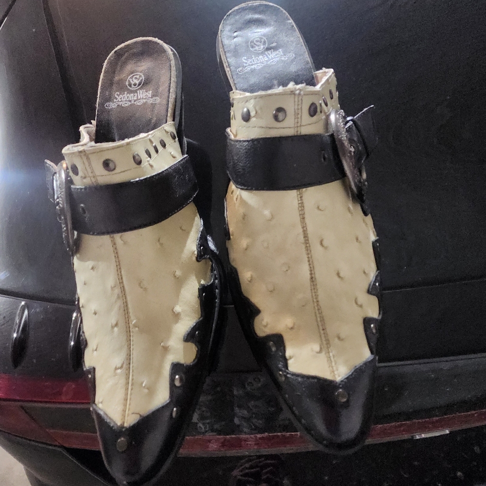 EUC Sedona West western style mules